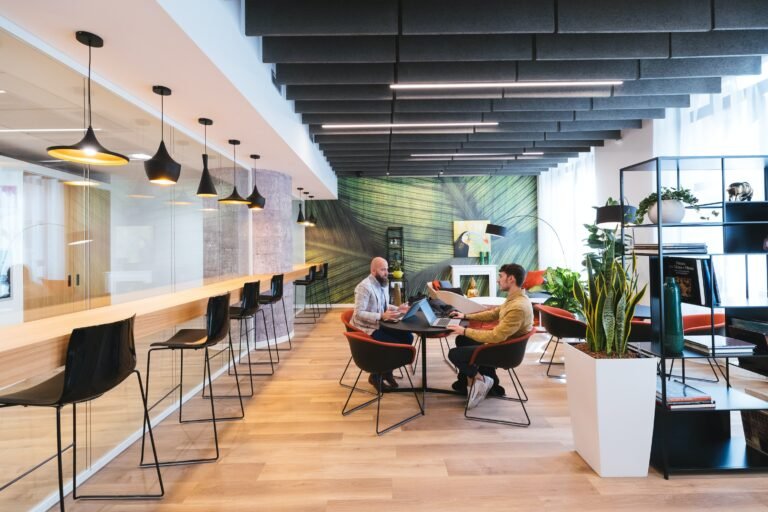 How Coworking Spaces Support Hybrid Work Models
